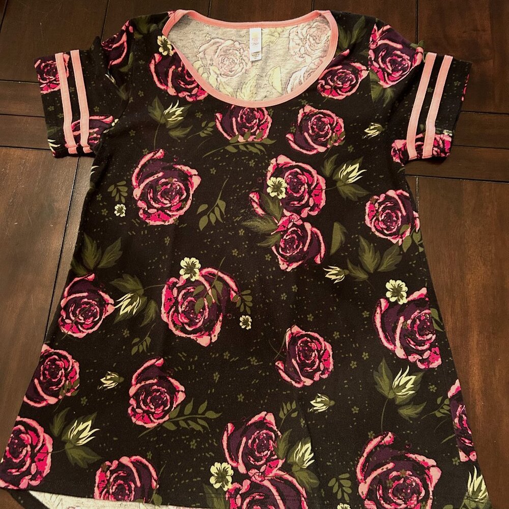 Black/Pink Floral Lularoe Classic T Size XS